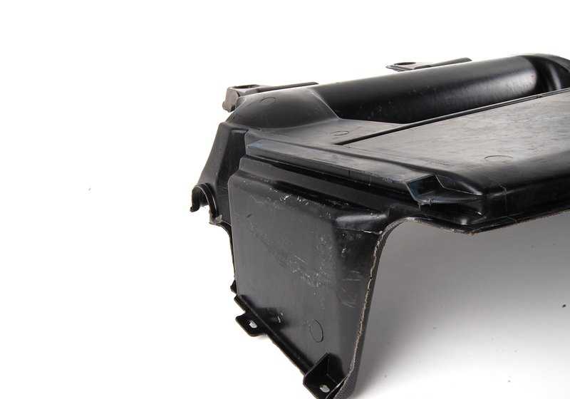 Protector térmico del vano motor OEM 51718208754 para BMW E36. Original BMW.