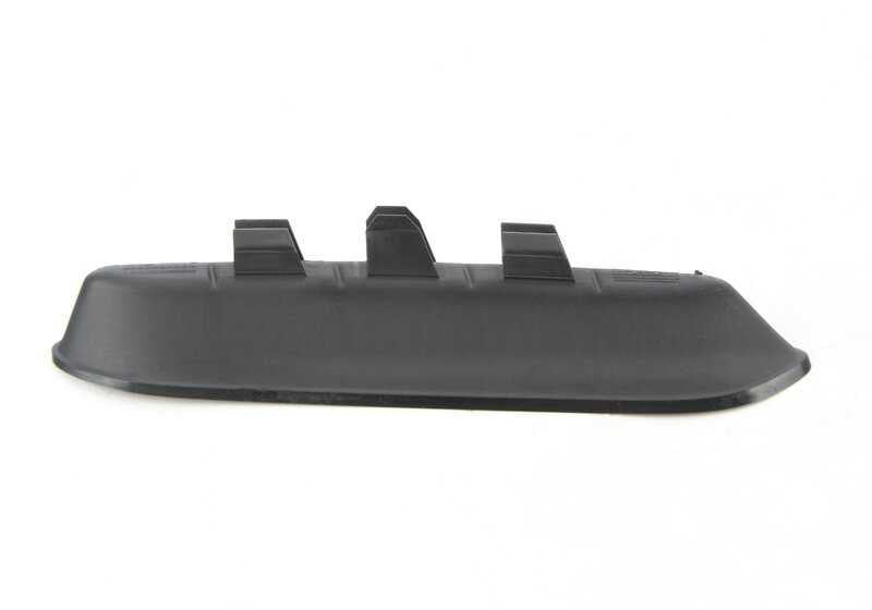 Embellecedor paragolpes trasero derecho OEM 51128075458 para BMW F44. Pieza original BMW.