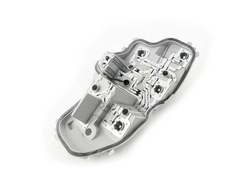 Porta lámparas trasero derecho OEM 63217370292 para BMW F22, F23, F87. Repuesto original BMW.