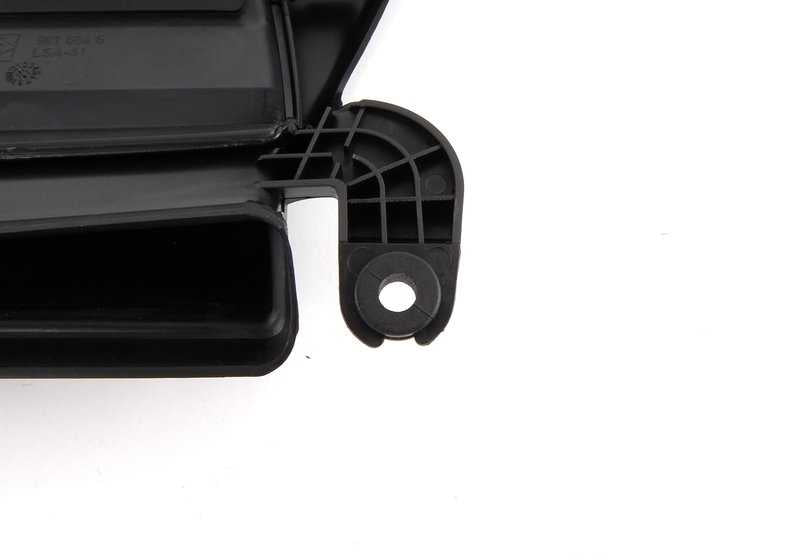 Conducto de admisión OEM 13717508711 para BMW E46. Pieza original BMW. Ideal si tu coche suena raro o pierde fuerza al acelerar. Compatible solo con modelos E46. Repuesto original garantizado.