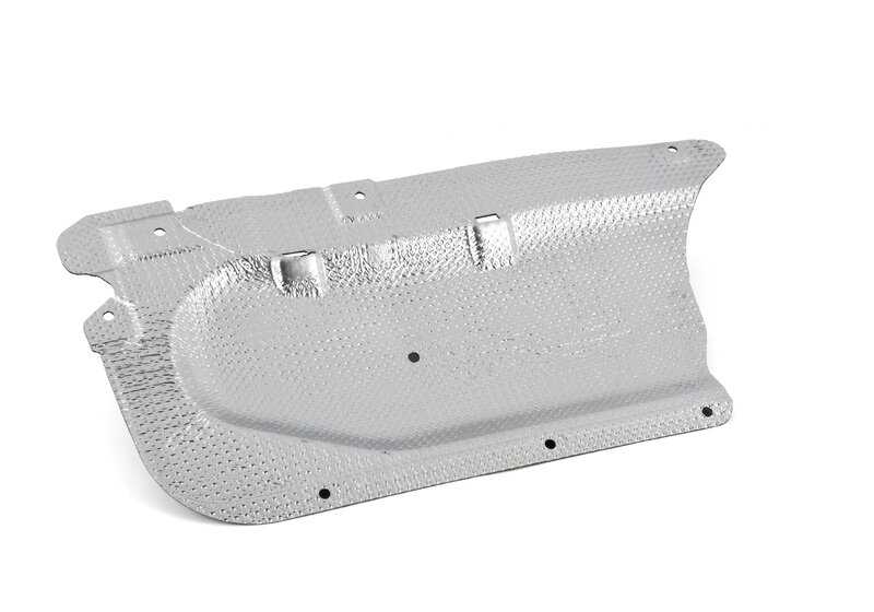Cubierta inferior escape OEM 51757265262 para BMW F07, F10, F11, F01, F02. Compatible con 520d xDrive, 525d xDrive, 530d xDrive, 535d xDrive. Original BMW.