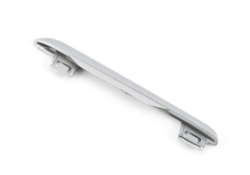 Moldura lateral derecha OEM 51117178108 para BMW E60, E61. Original BMW.