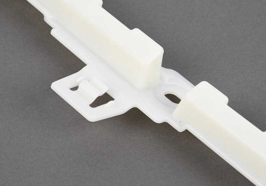 Soporte de umbral derecho OEM 51778081014 para BMW G82, G83. Original BMW.