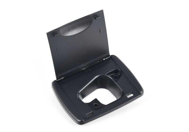 Couverture Prendre le séparateur arrière droit pour BMW F31, F31N (OEM 51447846220). BMW d'origine.