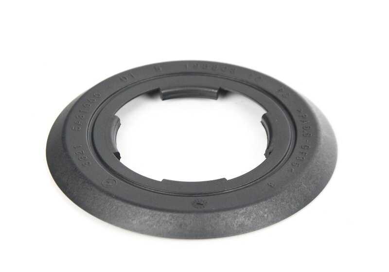 Placa protectora de plástico OEM 33205A31900 para BMW F20, F21, F22, F23, F30, F31, F34, F35, G20, G21, G28, F32, F33, F36, G22, G23, G26, G30, G31, G60, G61, G68, G32, G11, G12, G70, G01, G45, G02, G05, G18, G06, G29. Original BMW.