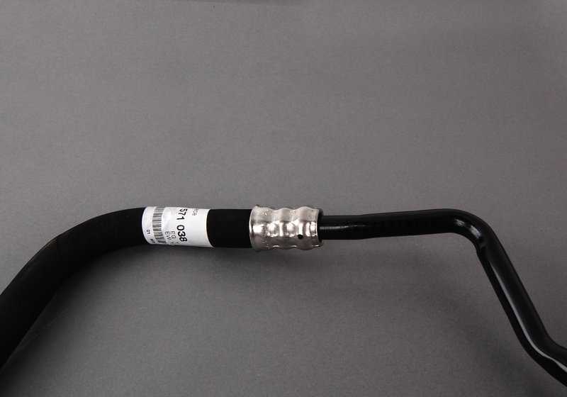 Tubo de aceite del cambio OEM 17227571038 para BMW E60, E60N, E61, E61N, E63, E63N, E64, E64N. Original BMW.