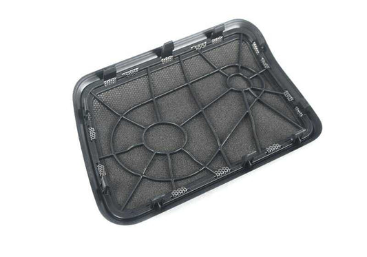 Rejilla altavoz puerta izquierda OEM 51467321885 para BMW F32, F32N, F82, F82N. Color negro. Pieza original BMW.