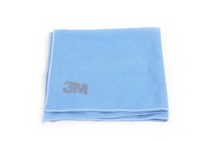 Pano de limpeza original OEM 63219477859 para BMW G07. Acessório BMW original ideal para limpar superfícies internas e externas do veículo.