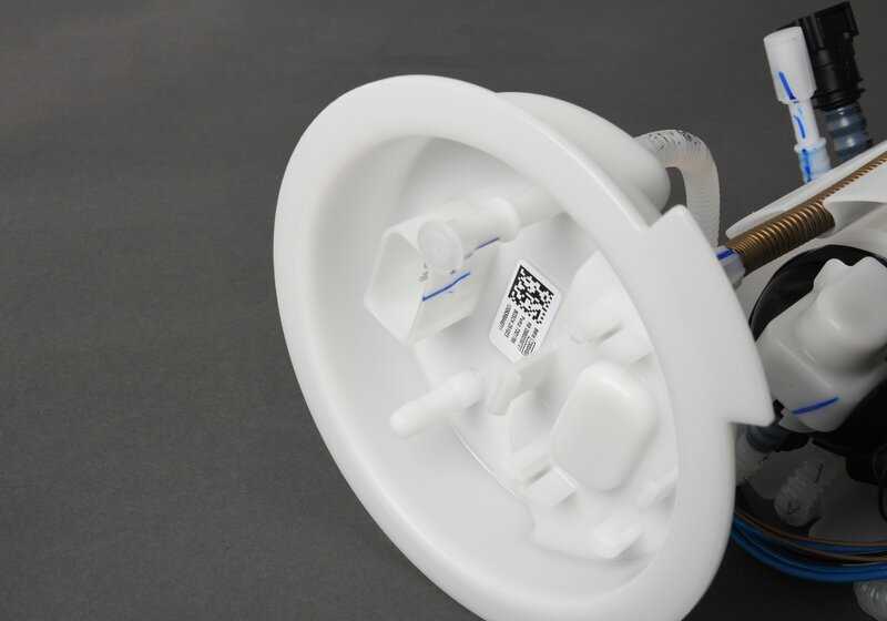 Bomba de combustible OEM 16117300463 para BMW F45, F46, F48, F39, F60. Original BMW.
