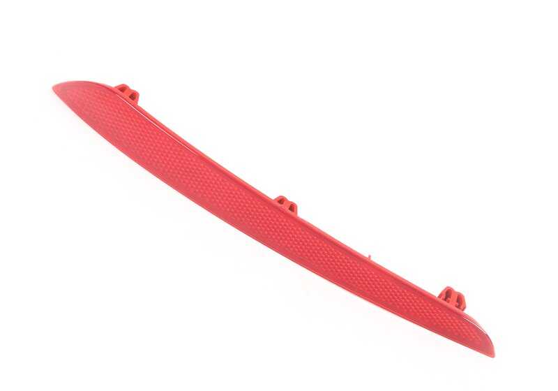 Catadióptrico trasero izquierdo OEM 63147388765 para BMW Serie 5 G30 (modelos 518d, 520d). Compatible con versiones desde 2016 hasta 2020. Pieza original BMW.