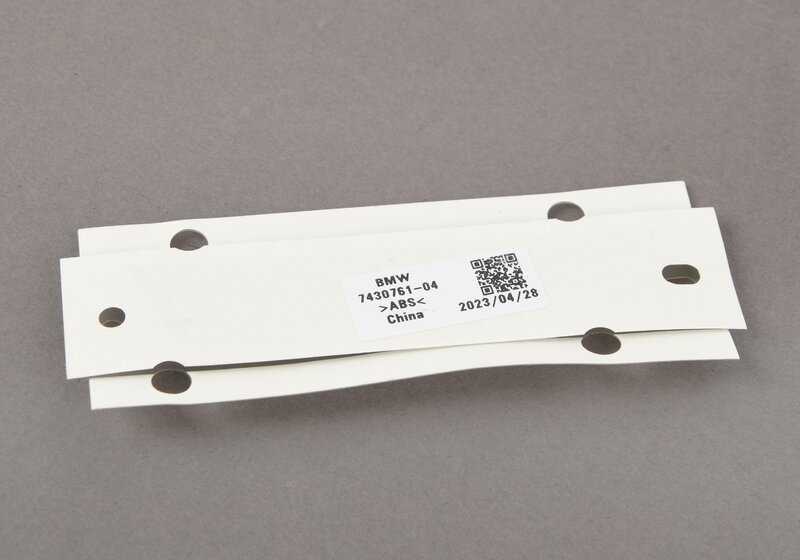 Emblema "Luxury Line" OEM 51147430761 para BMW F52, G30, G31, G38, G32. Original BMW.