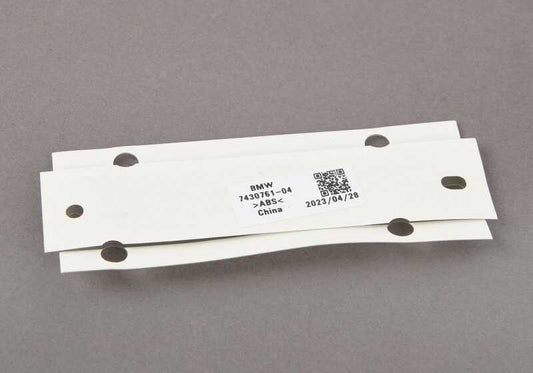 Emblem "Linha de luxo" OEM 51147430761 para BMW F52, G30, G31, G38, G32. BMW original.