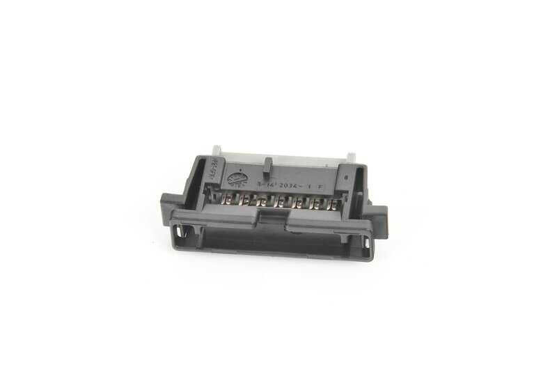 Conector plástico OEM 61136931924 para BMW Serie 1 F20, Serie 2 F22, Serie 3 F30, Serie 4 F32, Serie 5 F10, Serie 6 F06, X1 E84, X3 F25, X4 F26, X5 F15, X6 F16. Pieza original BMW.