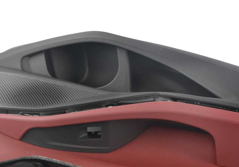 Panel interior puerta trasera izquierda OEM 51425A0F295 para BMW Serie 3 G20, G20N, G21, G21N. Revestimiento original BMW para puerta trasera lado conductor.