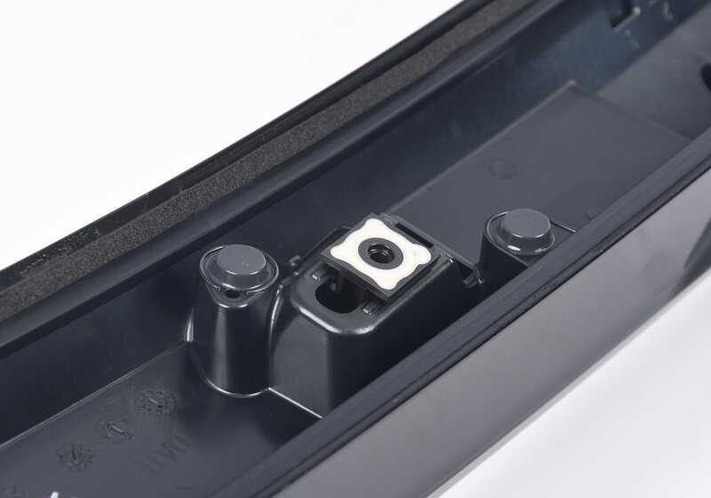 Spoiler per Trunk OEM 51625A310E6 per BMW X2 U10. Colore nero (Schwarz 2), miglioramento estetico e aerodinamico. BMW originale.