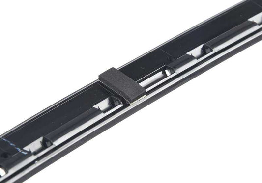 Listón sujetador moldura puerta trasera izquierda OEM 51137389451 para MINI Countryman F60, F60 LCI (2016–2024). Original MINI.