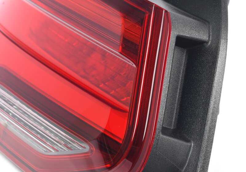 Piloto trasero LED izquierdo BLACK LINE US OEM 63219491593 para BMW F22, F23, F87. Compatible con todos los modelos indicados. Original BMW.