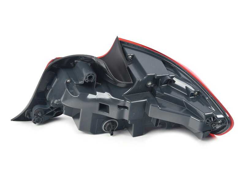 Piloto trasero LED izquierdo BLACK LINE US OEM 63219491593 para BMW F22, F23, F87. Compatible con todos los modelos indicados. Original BMW.