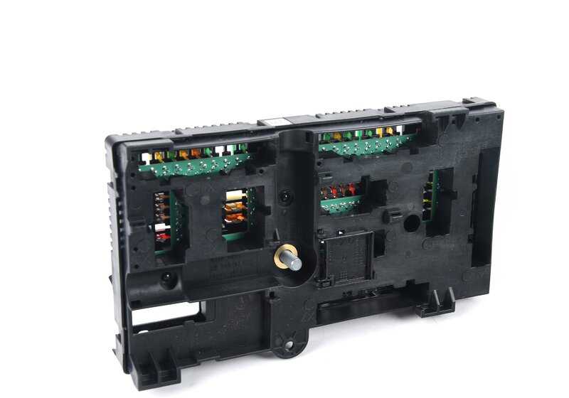 Distribuidor de corriente trasero OEM 61148713126 para BMW F90, F90N, G30, G30N, G31, G31N, G38, G32, G32N, G11, G11N, G12, G12N. Original BMW.