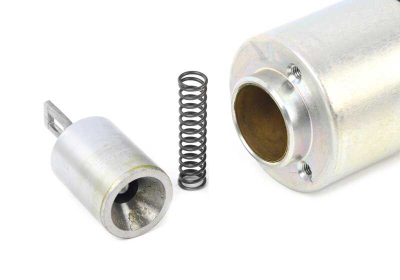 Relé de arranque (Magnetschalter) OEM 12411726039 para BMW E30, E36, E34, E24, E32. Pieza original BMW. Ideal para problemas al encender el coche. Repuesto original garantizado.