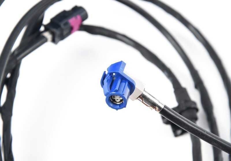 Cable HSD USB/AUX OEM 61115A3BF26 para BMW iX (I20). Original BMW.