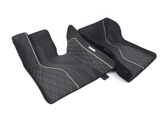 Alfombrillas exclusivas OEM 51472451765 en negro/beige para BMW G11, G12. Elegancia y ajuste perfecto. Original BMW.