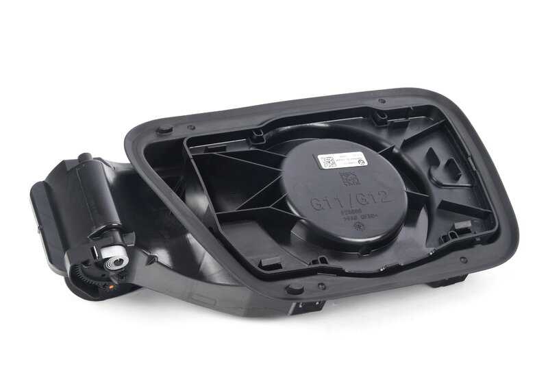 Tapa protectora del conector de carga OEM 51177358843 para BMW Serie 7 G11, G12 (740e, 745e, 740Le, xDrive). Compatible con modelos híbridos enchufables. Original BMW.
