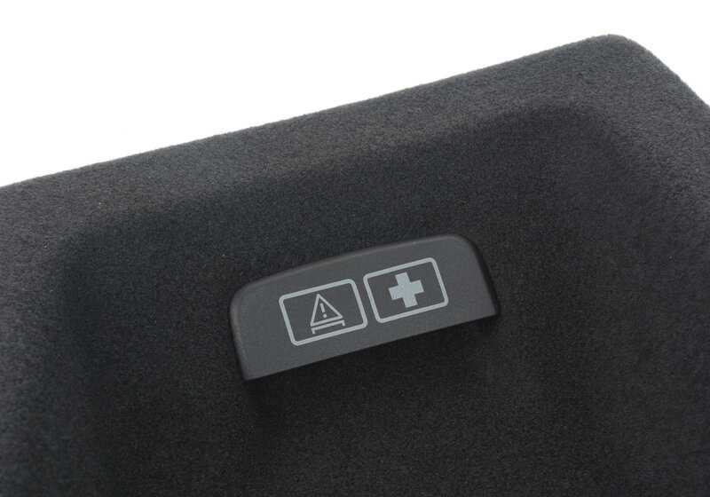 Tapa izquierda del maletero OEM 51477445817 para BMW X3 {F97, F97N, G01, G01N, G08, G08E, G08F, G08N}. Original BMW.