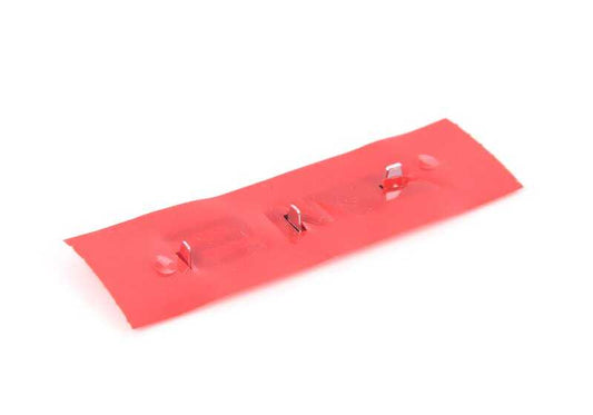 Emblème Front gauche OEM 51138071510 pour BMW F90 M5 (2017-2020). Pièce BMW originale.