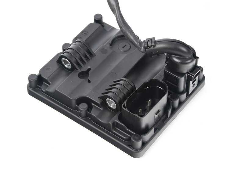 Kit de acoplamiento trasero HOK con centralita OEM 33108871237 para BMW F40 (120d xDrive, M135i xDrive), F44 (220d, 220i, 228i, M235i xDrive). Original BMW.