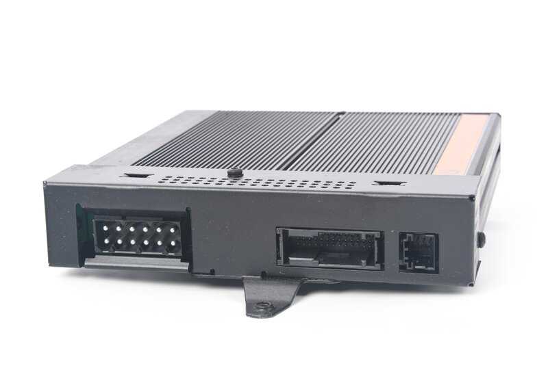 Amplificador de radio OEM 65128399683 para BMW E36 y Z3. Original BMW.