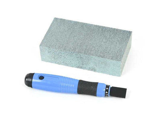 Spezielles Werkzeug zur Bremsspülung OEM 83300495102 für BMW (kompatible Modelle: E46, E90, E92, F30, G20, X1, X3, X5, Z3, Z4). Original BMW.