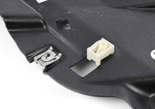 Cubierta paso de rueda inferior izquierda OEM 51758082493 para BMW G87, G80, G81, G82, G83. Pieza original BMW.