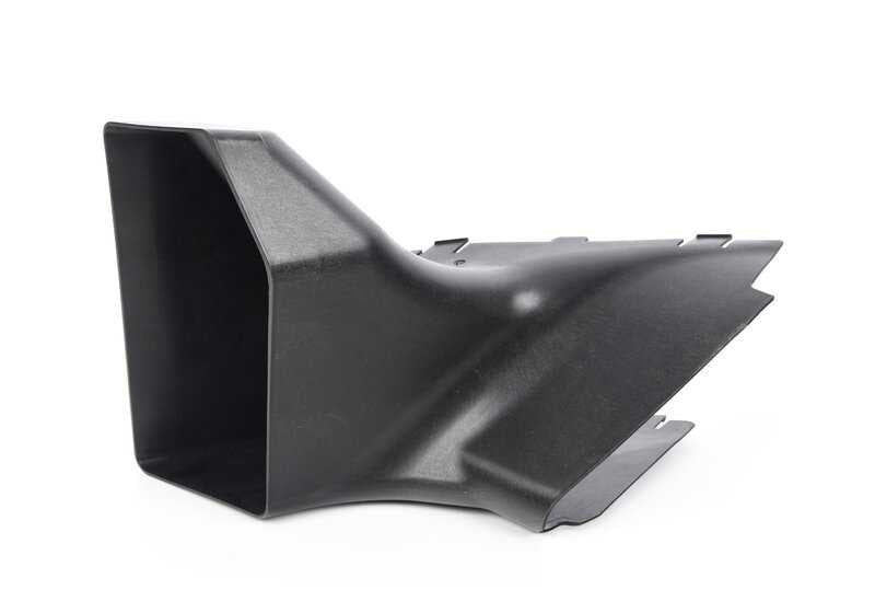 Guía de aire del radiador derecho OEM 51747320264 para BMW F16. Pieza original BMW diseñada para dirigir el flujo de aire al radiador de forma eficiente.