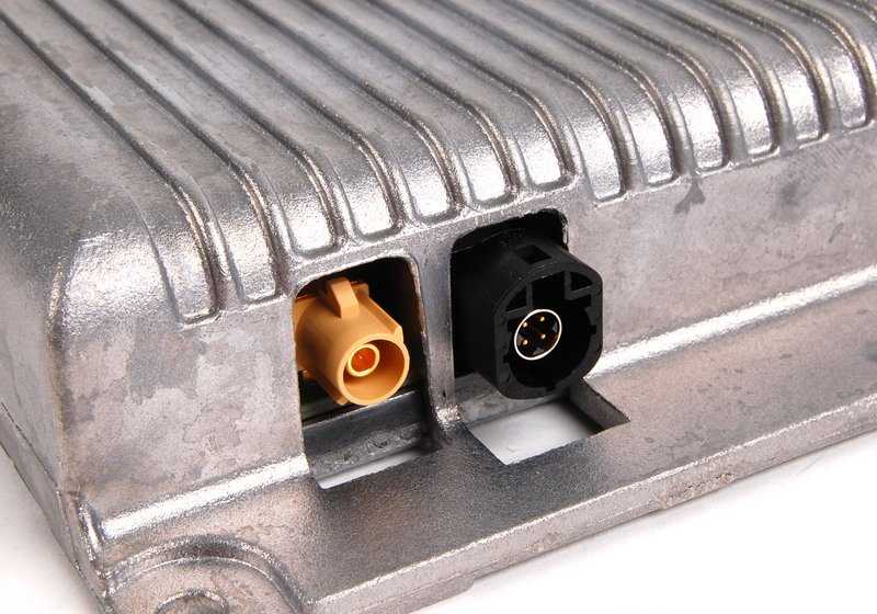 Módulo manos libres Bluetooth OEM 84109229740 para BMW E81, E82, E87, E88, E90, E91, E92, E93, E60, E61, F07, F10, F18, E63, E64, F01, F02, F04, E84, E70, E71, E72, E89 y MINI R55, R56, R57. Original BMW y MINI.