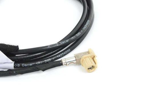 Cable USB/AUX OEM 61119865156 para BMW F34, F34N, F32, F32N, F33, F33N, F82, F82N, F83, F83N. Original BMW. Ideal para conectar dispositivos multimedia a la unidad principal del coche. Longitud 1835 mm.