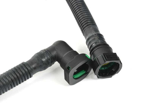 Tubo de ventilación de llenado de combustible OEM 16137161709 para BMW E90, E92, E93 (328i con motor N51). Original BMW.