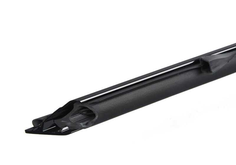 Moldura Shadowline lateral derecha OEM 51337482862 para BMW G42 y G87. Original BMW.