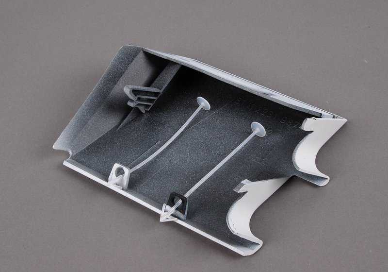 Tapa lateral izquierda OEM 51112232631 para BMW E34. Original BMW.