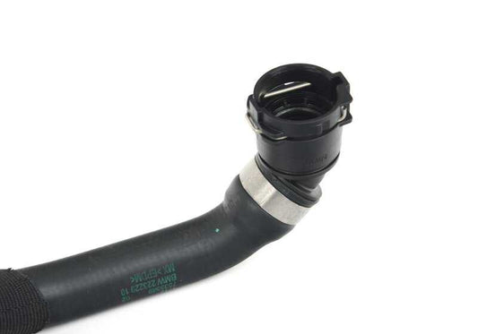 Tubo del radiatore OEM 17127535549 per BMW G01, G02 (X3 M40D, M40I, XDRive30i, SDRive20i). Connettore del sistema di raffreddamento. BMW originale.