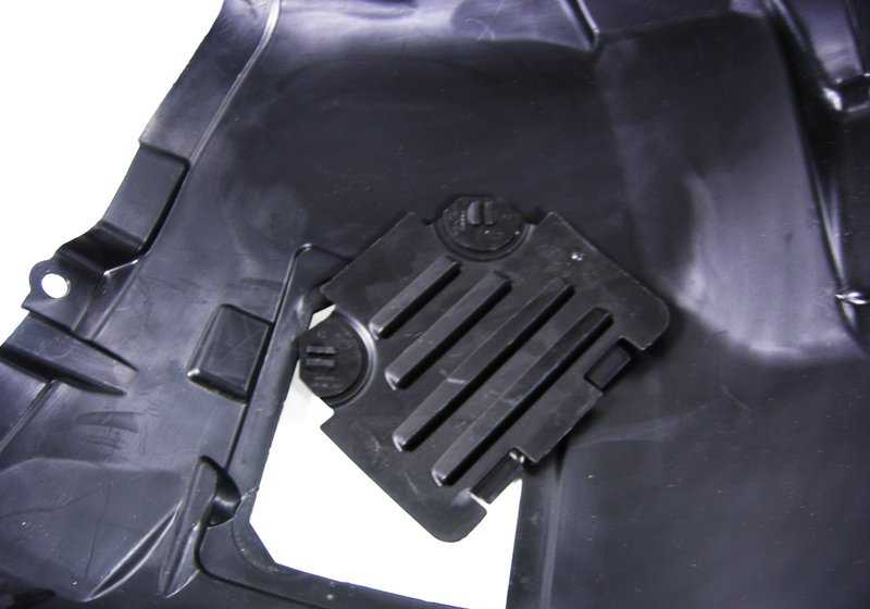 Copertura del parafango in basso a sinistra per la serie BMW 3 E90, E91 (OEM 51717162275). BMW originale.