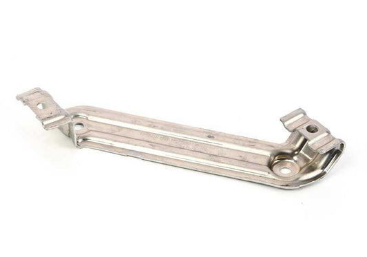 Soporte derecho para cubrecarter bajo motor OEM 51717152822 para BMW E60 (520i, 520d) con motores N46, M47 y N47. Compatible con cambio manual y automático. Original BMW.