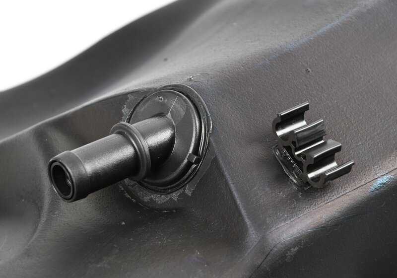 Depósito de combustible 70L OEM 16116752361 con sensor para BMW E39 520i (todos los modelos compatibles: DD11, DD12, DD21, DD22, DM11, DM12, DM21, DM22, DT11, DT12). Original BMW.