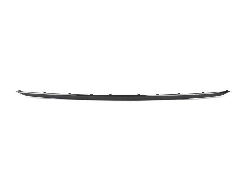 Embellecedor trasero para paragolpes OEM 51127389972 para BMW G30 (Serie 5). Pieza original BMW.
