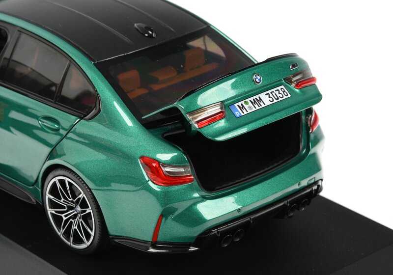 Miniatura de coche BMW M3 G80 escala 1:18 OEM 80435A51948 para BMW M3 G80 (G80). Puertas, capó y maletero abren. Original BMW.