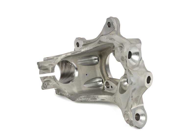 Mangueta de suspensión con corrección de caída derecha OEM 31206897100 para BMW G42. Original BMW.