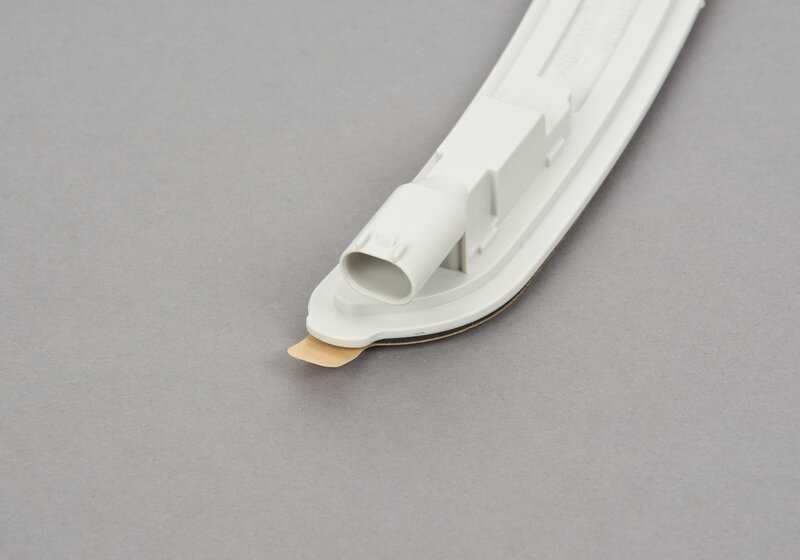 Luz de posición lateral delantera derecha OEM 63147310776 para BMW I12, I12N, I15. Original BMW.