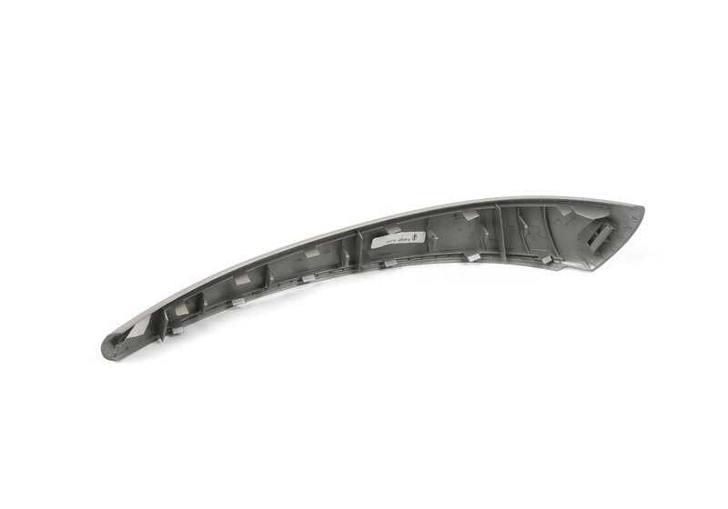 Embellecedor interior tirador puerta izquierda satinado OEM 51417230685 para BMW E81, E82, E87, E88. Original BMW.