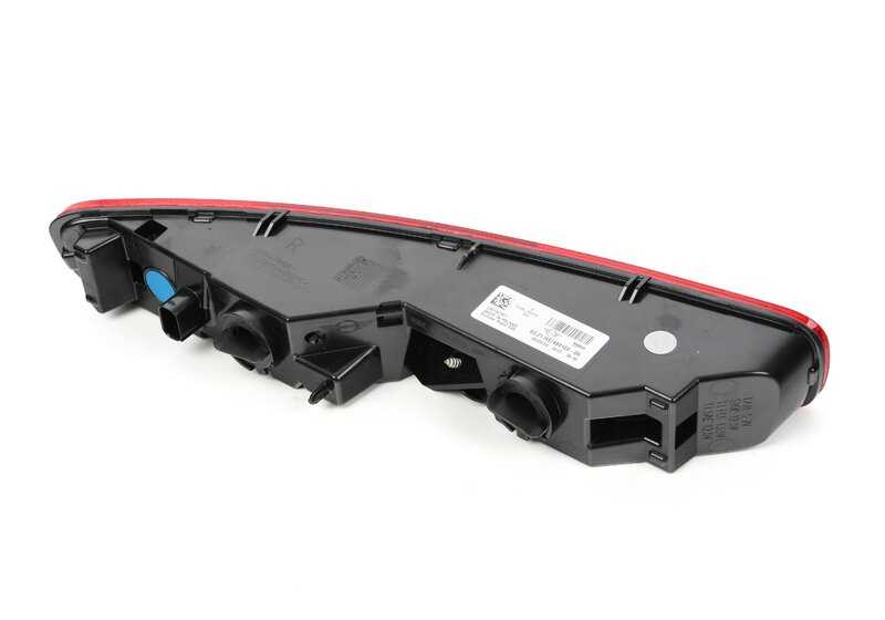 Piloto trasero derecho en parachoques OEM 63217484104 para MINI Clubman F54. Compatible con todos los modelos F54. Original MINI.
