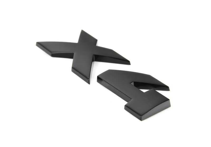 Emblema trasero "X4" en negro brillante OEM 51142472834 para BMW X4 {G02, G02N}. Original BMW.